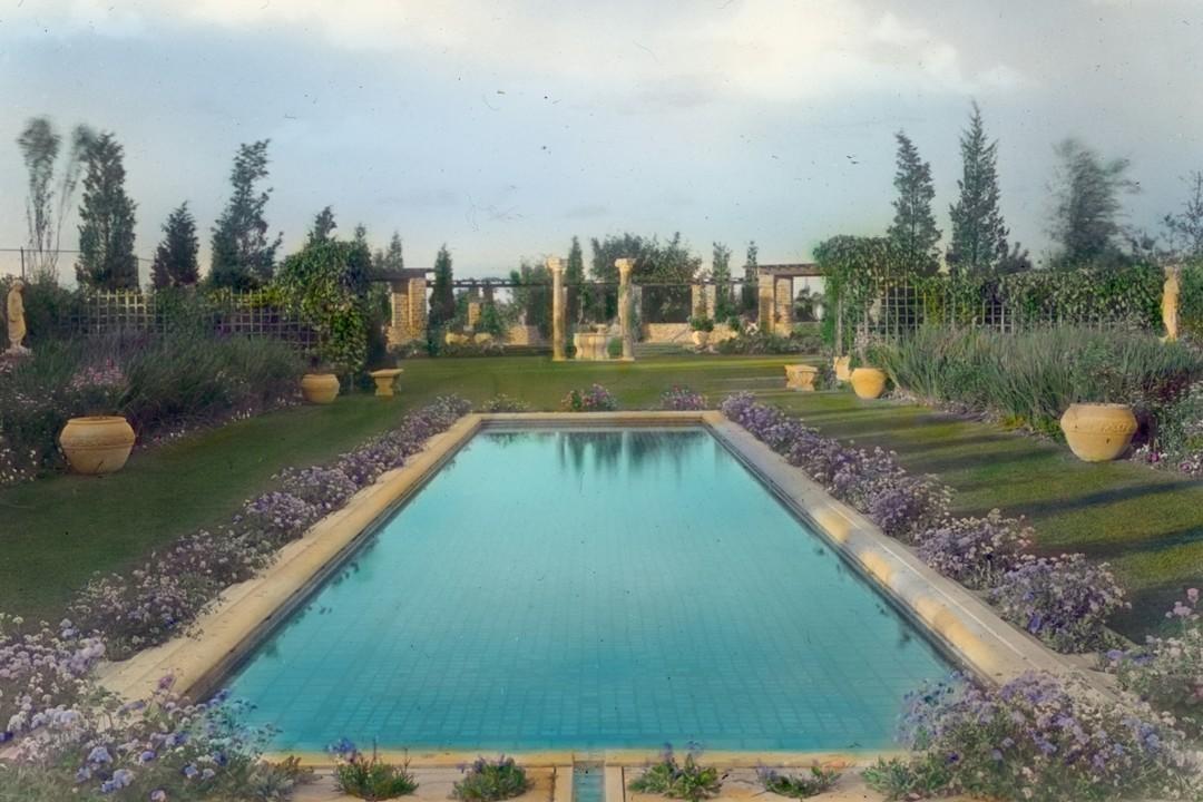Automatic Pool Covers: Pros and Cons