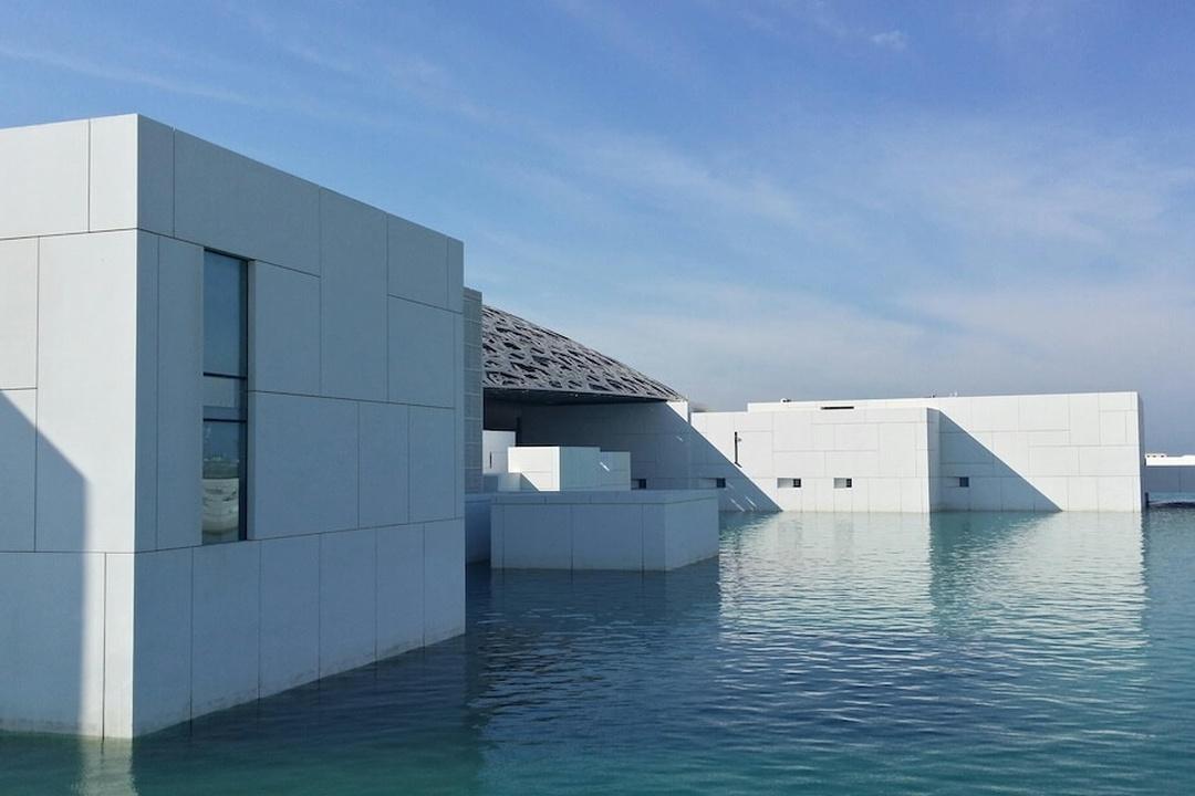 How Pool UV Systems Help Keep Water Clean