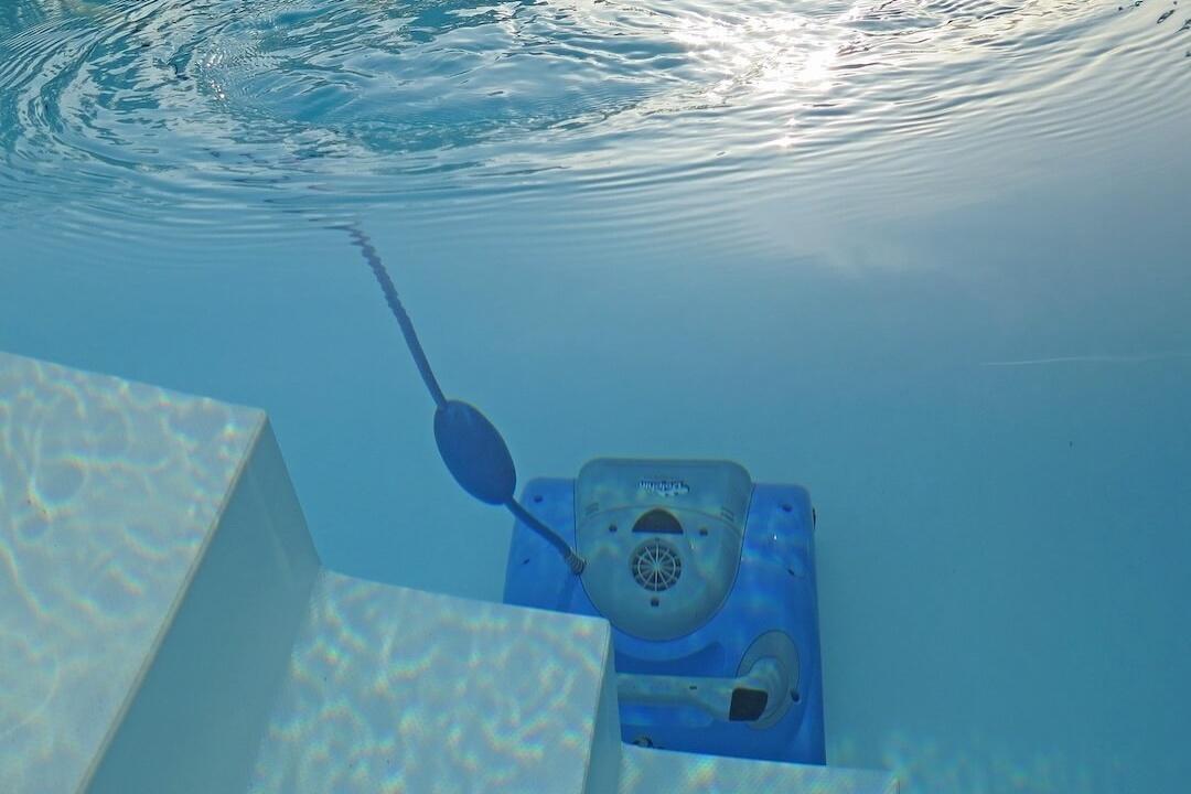 How to Clean a Pool Without a Vacuum  