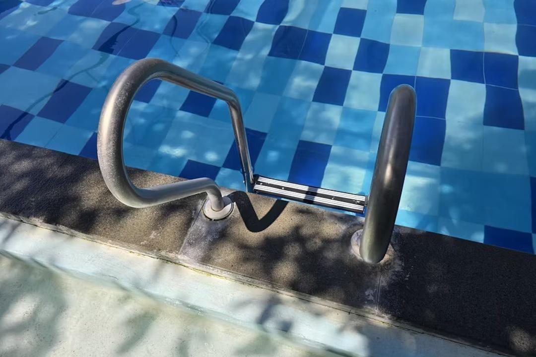 How to Clean Pool Tile Calcium Buildup