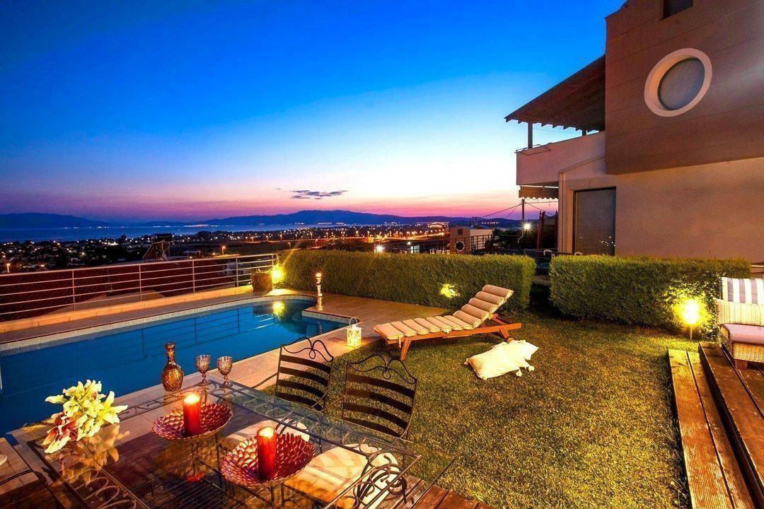 How to Keep Pool Steps Clean and Safe  