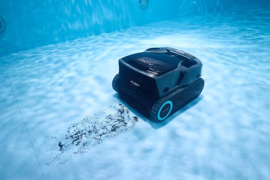 Simple Tips for Clearer Pool Water  