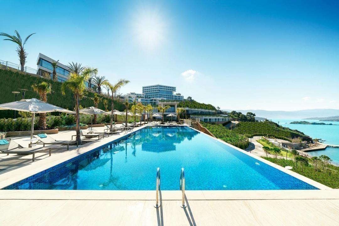 Why Pool Tile Cleaning is More Important Than You Think  